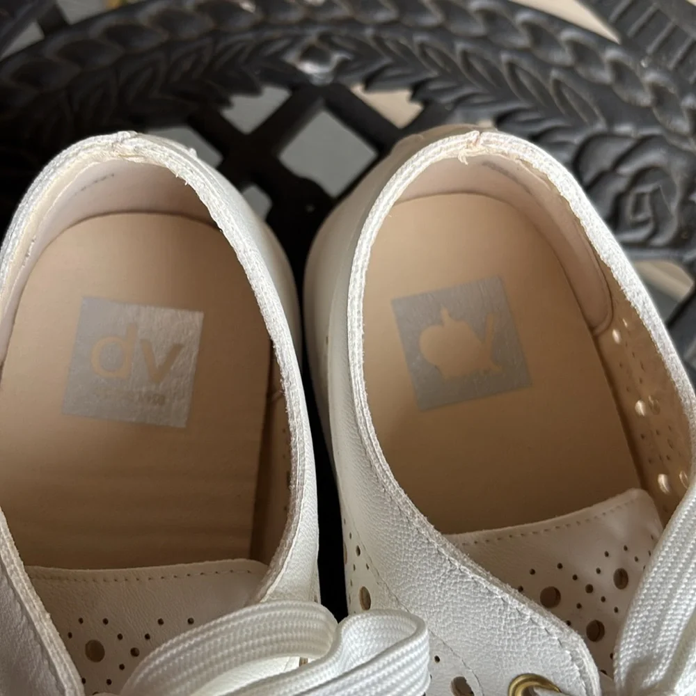 Dolce Vita White Roxane Perforated Sneakers with Bee Embellishments - Picture 4 of 8